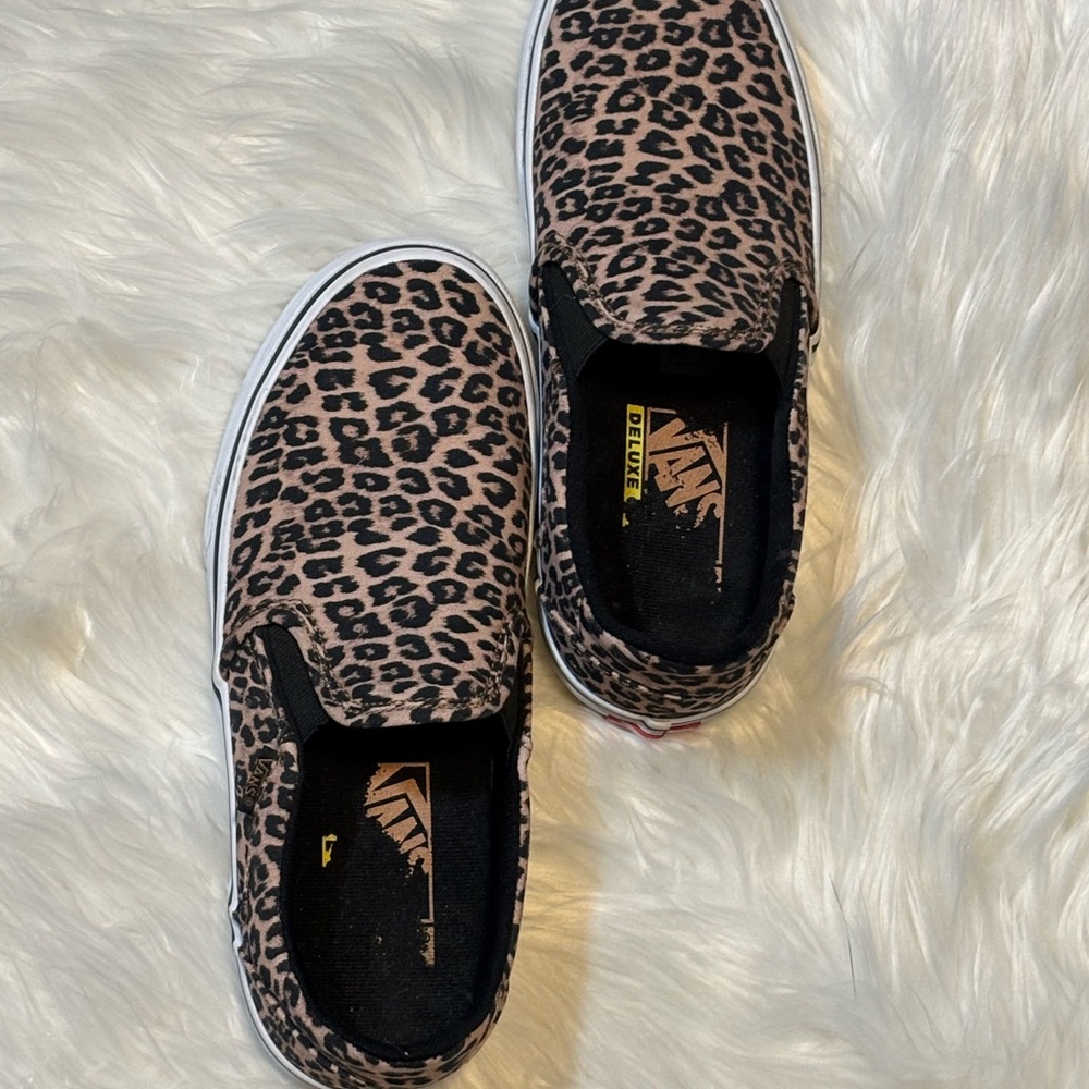 Vans Deluxe Comfort Women’s Brown and Black Leopard Print Slip on Shoes